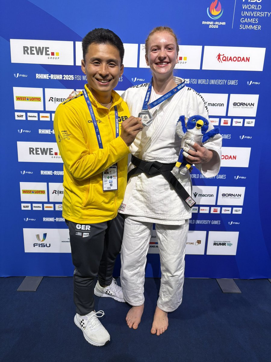 KansetsuE's tweet photo. ライン•ルール🇩🇪FISUゲームズ2日目
-70kg級でSamira Bock選手が銀メダルを獲得しました！明日3日目は-78kg級でAnna Monta Olek選手が出場します。応援よろしくお願いします！ https://t.co/EE0y7PdYhK