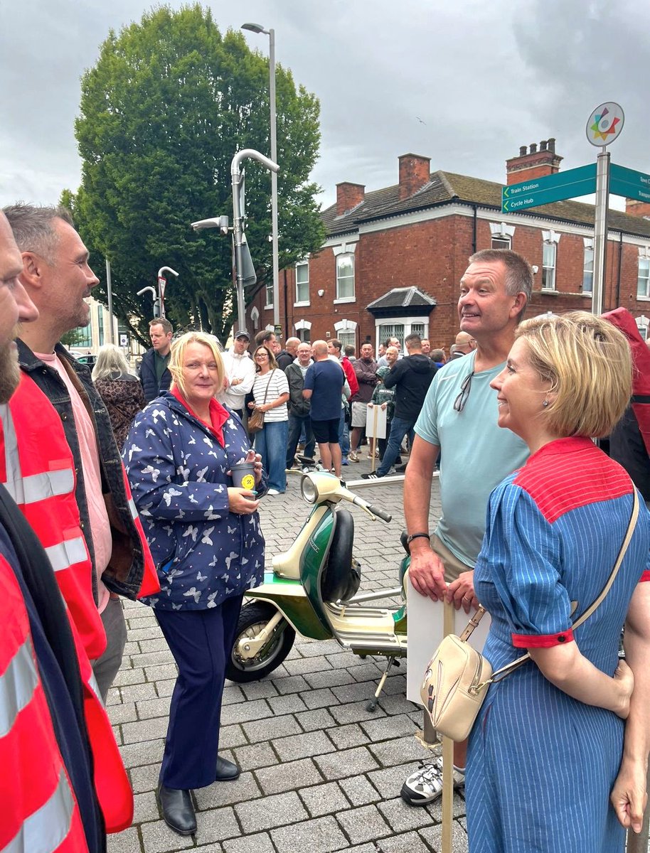 andreajenkyns's tweet image. It was great to be in Grimsby today at the Save Prax Lindsey Oil Refinery Rally. There was such an amazing turnout. We need to continue fighting and send a message to the government that we won't be silenced.