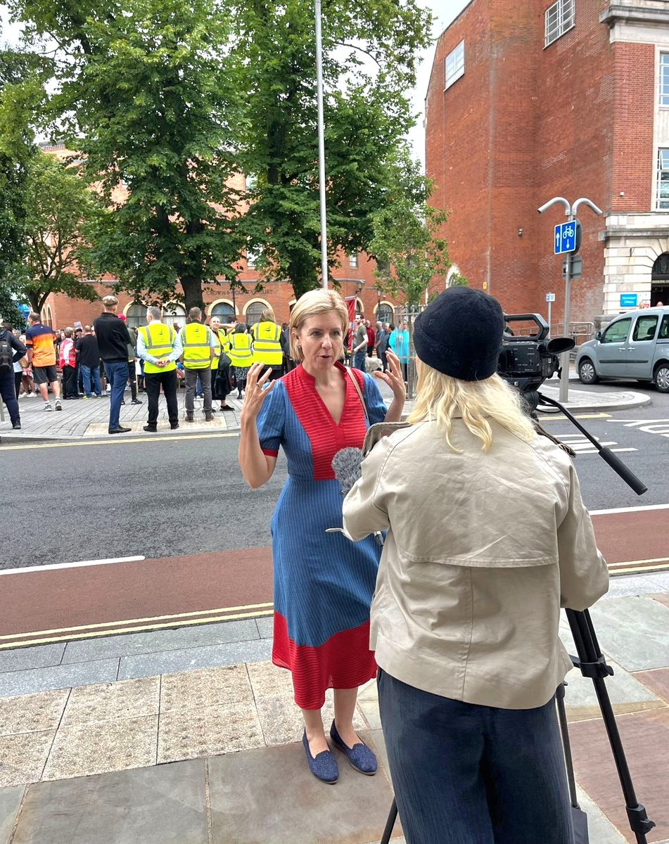 andreajenkyns's tweet image. It was great to be in Grimsby today at the Save Prax Lindsey Oil Refinery Rally. There was such an amazing turnout. We need to continue fighting and send a message to the government that we won't be silenced.