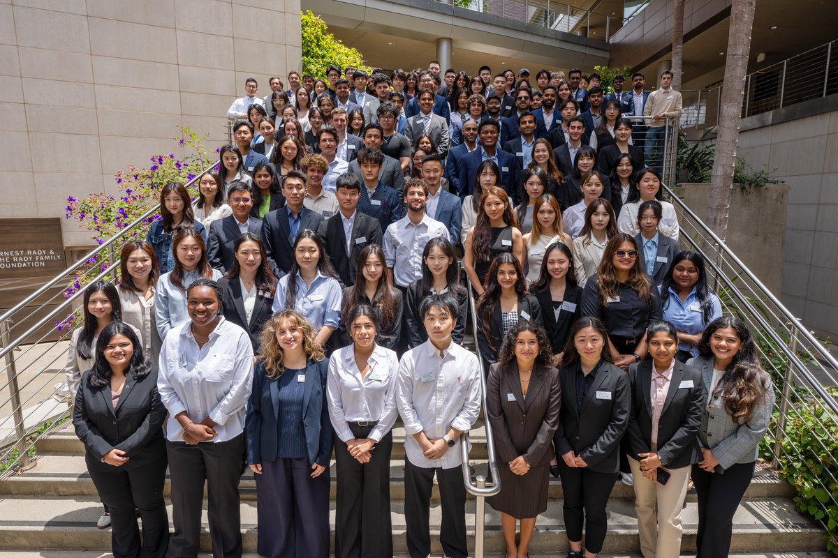 RadySchool's tweet image. Welcome @UCSanDiego Rady School Full-Time MSBA Class of 2026! 💙✨🎉

#RadySchool #UCSD #MSBA #BusinessAnalytics