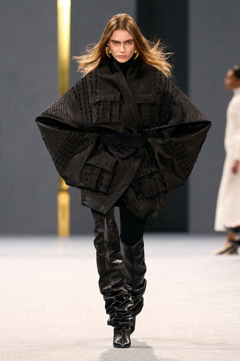 fashioncloneit's tweet photo. Balmain FW25 https://t.co/k6k6xTITND
