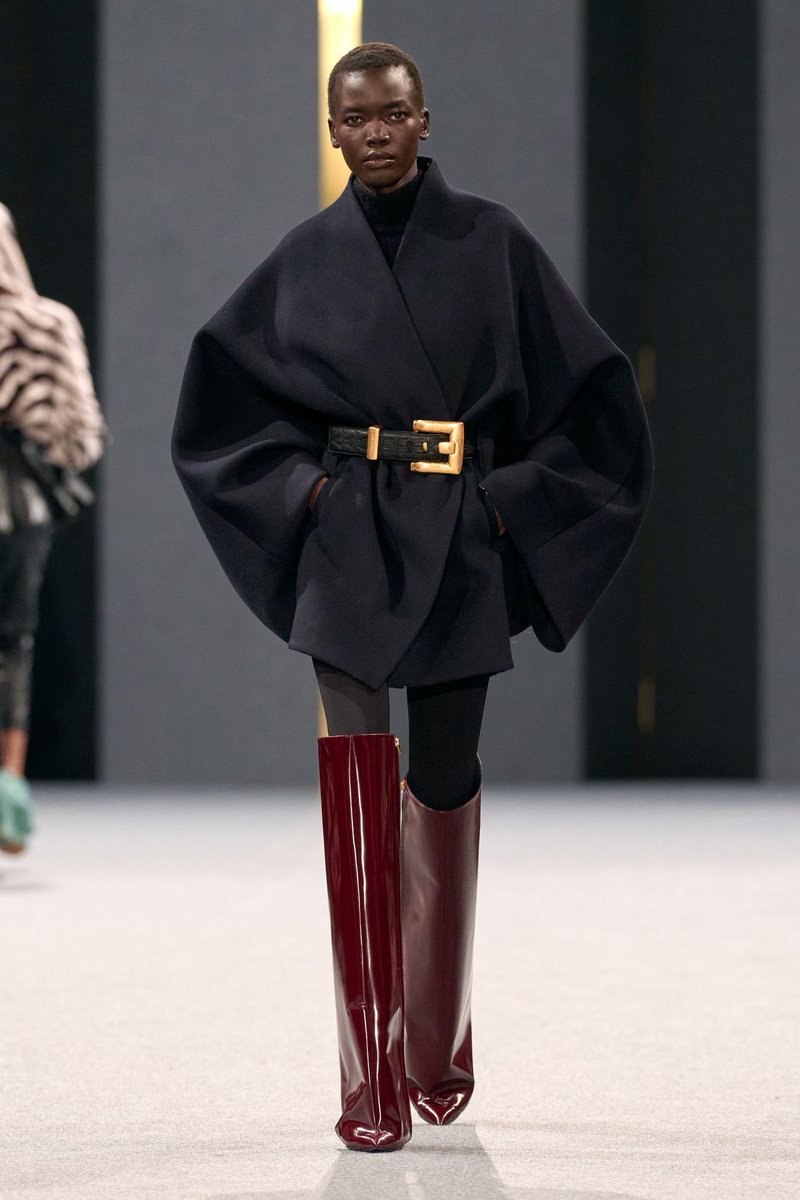fashioncloneit's tweet photo. Balmain FW25 https://t.co/k6k6xTITND