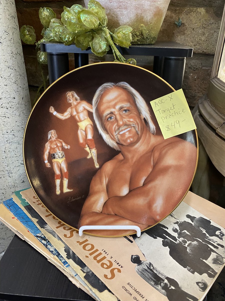 Just saw this in a thrift store deadass
