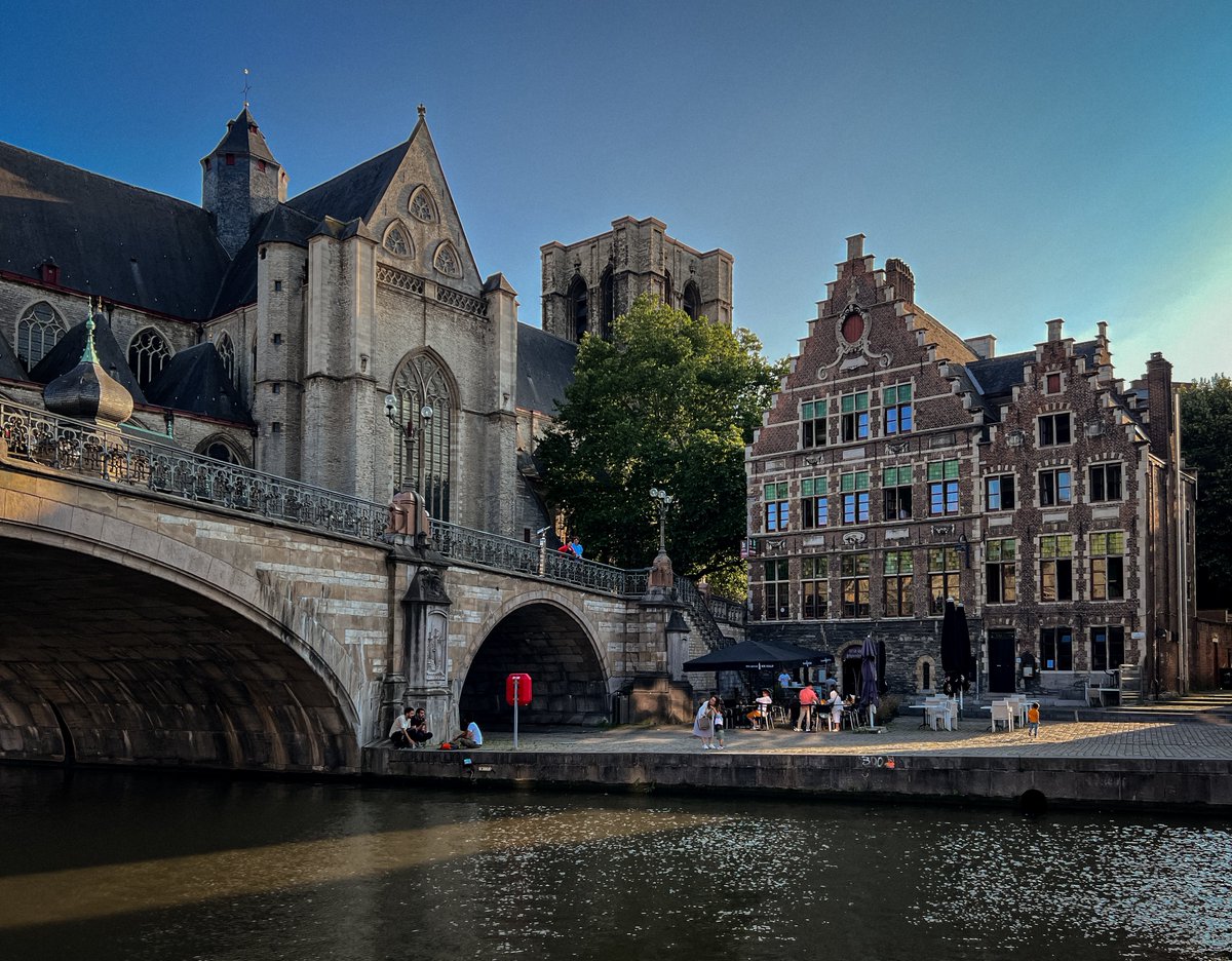 seekingxplorer's tweet image. Doesn’t your heart warm up at the sight of a beautiful city?