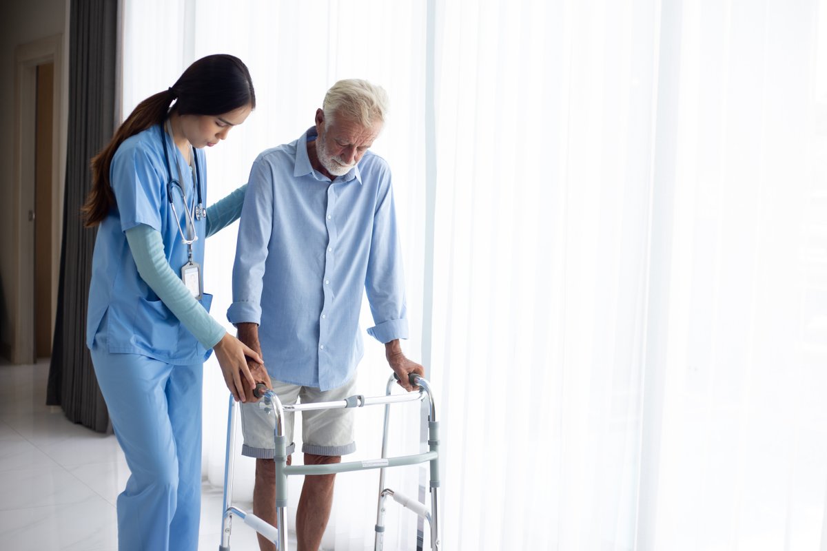 PCORI's tweet image. Each year, 300K+ older adults in the United States fracture a hip that often requires surgery to repair.
This new Evidence Update features a PCORI-funded CER study that is the largest randomized controlled trial to date comparing the effects of spinal versus general anesthesia…
