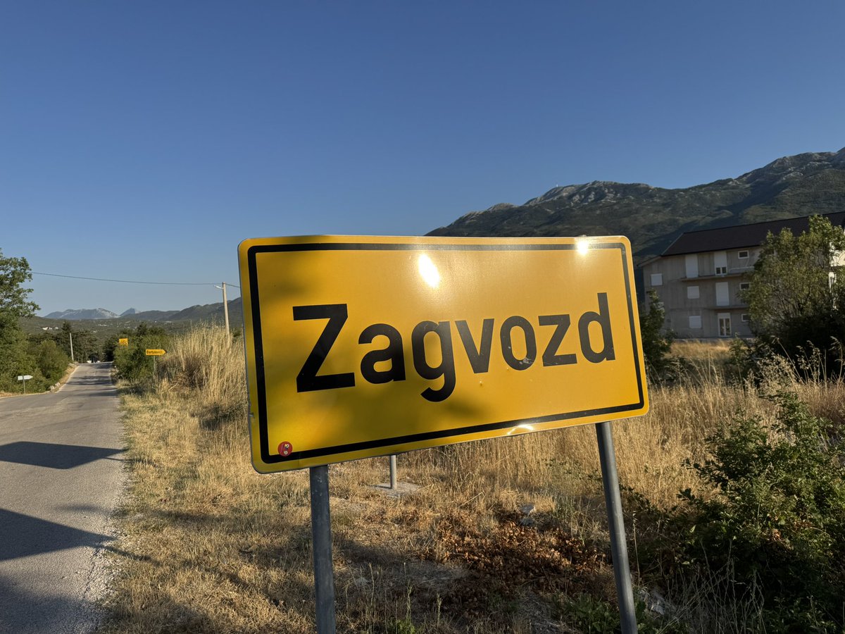 vstapic's tweet image. Stapići se u zabiokovlju spominju od kraja 17. stoljeća, da bi se se u općini Zagvozd zadržali sve do današnjih dana, uz brojne migracije. Danas u istoimenom zaseoku živi tek nekoliko mještana, mojih prezimenjaka, uz nekoliko kuća koje ožive vikendima