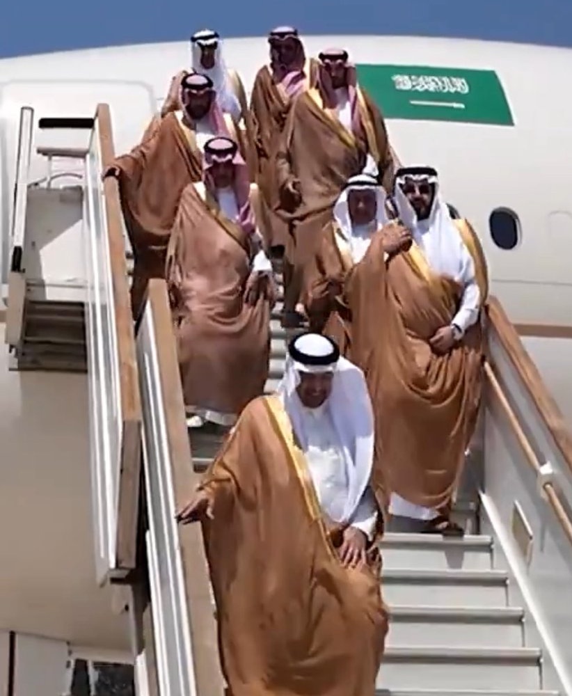 Nath_limited_ed's tweet photo. اليوم وبعد ٤٠ سنة، سقط مشروع الخميني في سوريا والمنطقة.
وتلك الأيام نداولها بين الناس https://t.co/gAx9DejPt0