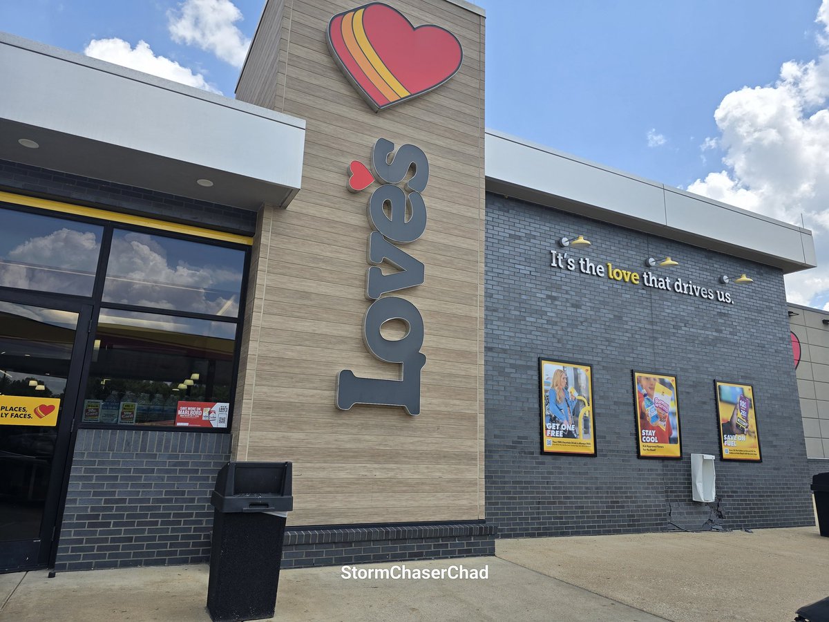 StormChaserChad's tweet image. .@LovesTravelStop is the only stop I trust my family going into for not only potty breaks but food and beverages!