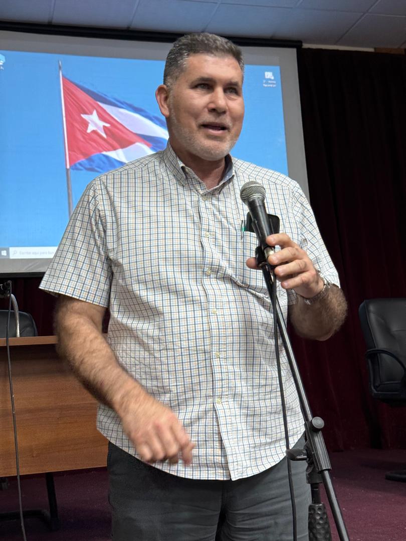 Deb_invexCuba's tweet photo. El @MINCEX_CUBA celebra el #26dejulio y ratifica su compromiso con #Cuba🇨🇺 y nuestra #Revolución. Estimulados varios compañeros con la Medalla "Enrique Hart" y secretarias de la #CTC de organizaciones de base del #Mincex. #TumbaElBloqueo #CubaVencera🇨🇺🇨🇺🇨🇺 https://t.co/d5PZW3MURN