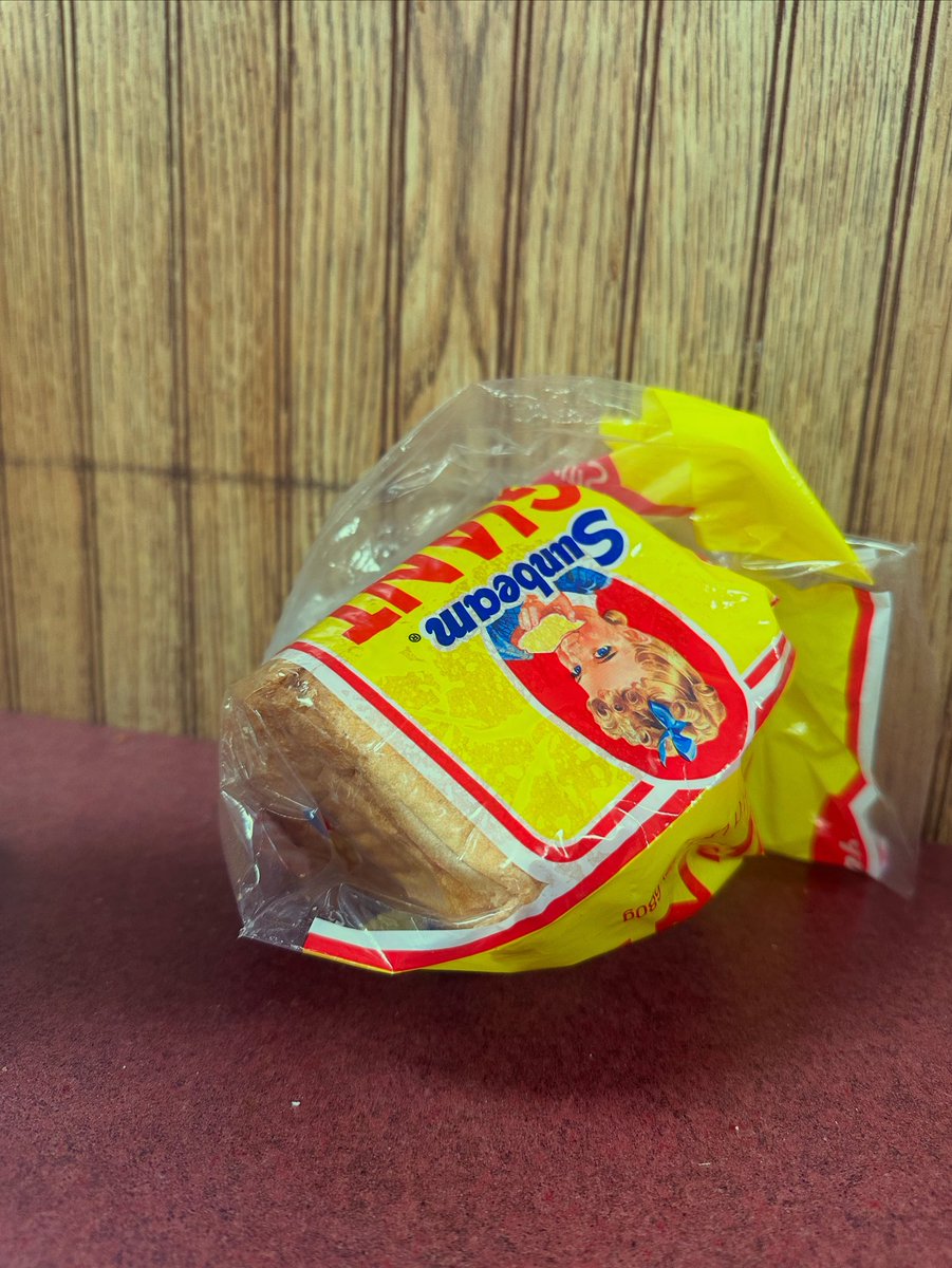 cornbreadcowboi's tweet image. A tell tale sign that the BBQ is fixin to be good is if they got a bag of Sunbeam white bread sittin’ on the table.