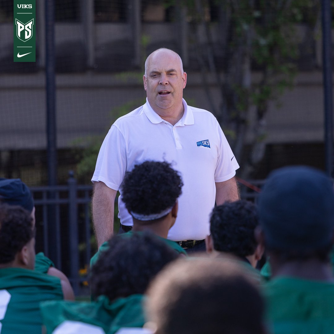 psuviksFB's tweet image. Chattin&apos; with the Commish

Our thanks to @BigSkyCommish for opening our first practice of the fall with a few words of wisdom this morning. 

#GoViks | #DefendTheShip