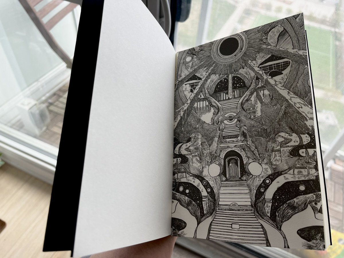 Slivereign's tweet image. Well that set a major benchmark for me LOL😭 I'll try my best to live upto it
Here's my sketchbook (white pages and wouldn't recommend because the pages are way too thin), I work with a blend of pigment liners, brush pens, watercolour at times for all greyscale)