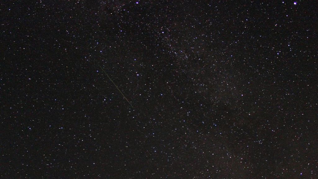 sjb_astro's tweet photo. With new Moon today, the following week is a good time to catch some early #Perseid meteors. From a dark site you could see around 5 per hour. The peak is on the night of 12-13 August. #Astronomy #PerseidsMeteorShower #Perseids https://t.co/YL6ZU5aIs9