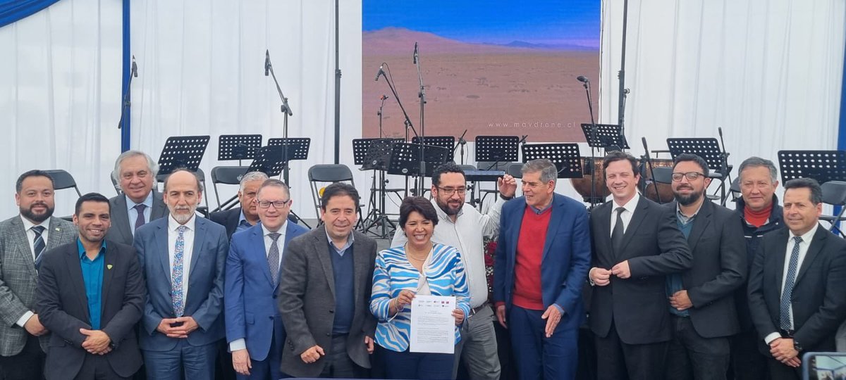 Yasna Provoste Campillay (@provosteyasna) on Twitter photo Hoy junto al ministro <a href="/nico_cataldo/">Nicolás Cataldo 🌳🧔🏻♂️</a> estamos dando inicio a un futuro nuevo y mejor para los niños y niñas de #Atacama. El #PlanAtacama para una mejor educacion pública es un esfuerzo público-privado al que se han sumado cientos de voluntades que agradezco con todo el corazón. Hoy junto al ministro <a href="/nico_cataldo/">Nicolás Cataldo 🌳🧔🏻♂️</a> estamos dando inicio a un futuro nuevo y mejor para los niños y niñas de #Atacama. El #PlanAtacama para una mejor educacion pública es un esfuerzo público-privado al que se han sumado cientos de voluntades que agradezco con todo el corazón.