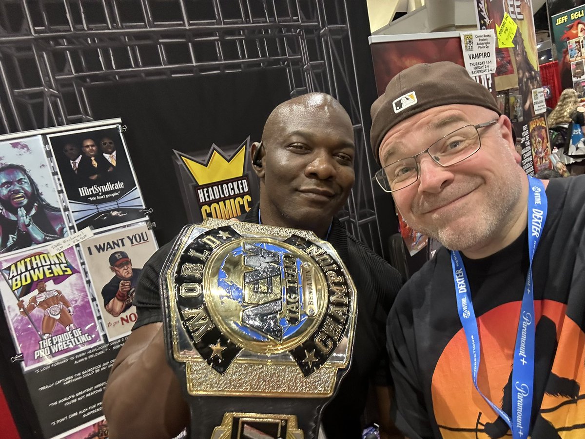 HeadlockedComic's tweet image. Check it out! @Sheltyb803 is here at booth 1901! Come get a pic or an auto!