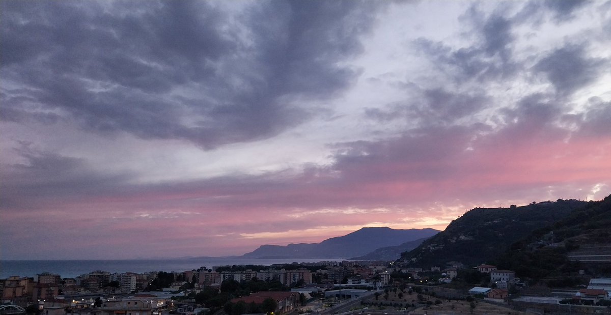 Chileggealmare's tweet image. Rosso di sera