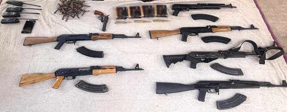 🚨Novedades del Oficial de Cuartel🚨

<a href="/Defensamx1/">@Defensamx</a> en coordinación con los "Lancheros" <a href="/SEMAR_mx/">SEMAR México</a>, en #Cajeme <a href="/gobiernosonora/">Gobierno del Estado de Sonora</a>  aseguran armamento, drugs, vehículos y cartuchos.

<a href="/Eco1_LVM/">Eco_1_LVM</a> <a href="/natsecboogie/">Pernicious Propaganda</a> <a href="/All_Source_News/">All Source News</a> <a href="/GhalebKrame/">Ghaleb Krame, Ph.D.</a> <a href="/aic_07/">Ivan</a> <a href="/VivoenMarte2/">Vivo En Marte</a> <a href="/el_consultant_/">MELA</a> <a href="/HEARST_BB/">HEARST</a>
