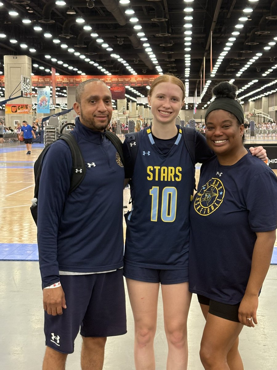claire_n_emery's tweet photo. Earlier this week my time with @StarsNash_GBB came to an end. I’m so grateful for all that this program has given me and I am especially thankful for my coach, @kkboutabucket and my teammates. I can’t imagine better people to spend 4 summers with! https://t.co/Y7tDszxWSG