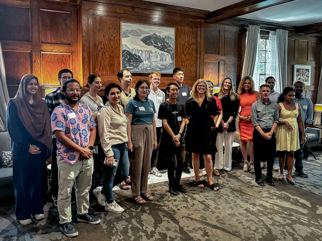 schmidtsciences's tweet image. Our AI in Science Postdoctoral Fellows took part in a hands-on workshop focused on transforming their research into compelling stories. We love learning about the exciting work our grantees are doing—and growing together through science communication training. 📍 @UofT
