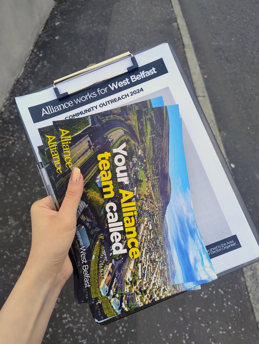 JaneyisLittle's tweet image. Lovely time back out with West Belfast Alliance for a resident survey this evening! Lots of great conversations about local and national issues