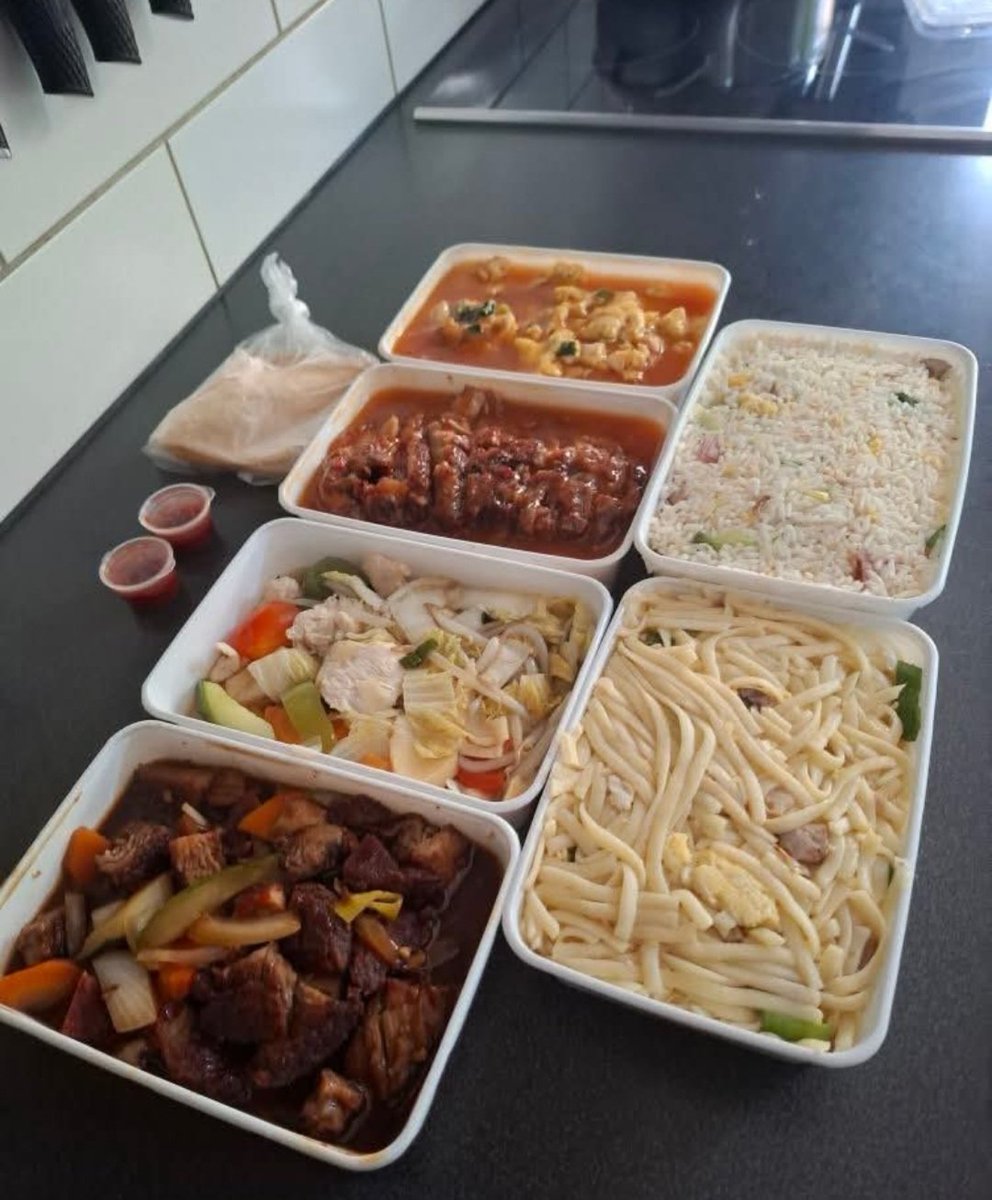 Wgoorman's tweet image. Onze plaatselijke Chinees is ook onbetrouwbaar, bestel ik een maandmenu.
Binnen 2 dagen alles op.
