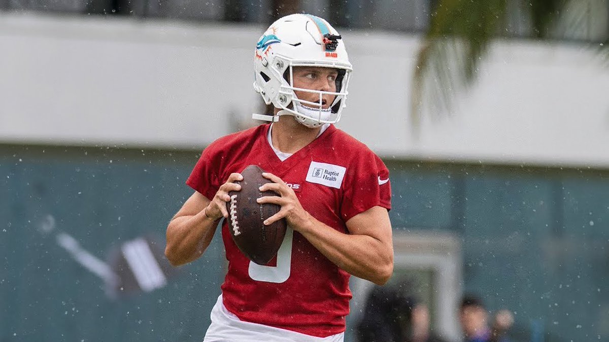 EnsignGridiron's tweet image. Dolphins QB Zach Wilson has looked &quot;really sharp&quot; through two days of training camp.

Per Travis Wingfield, he is playing on time and the ball has been jumping off his hand.

(📷: Dolphins)
