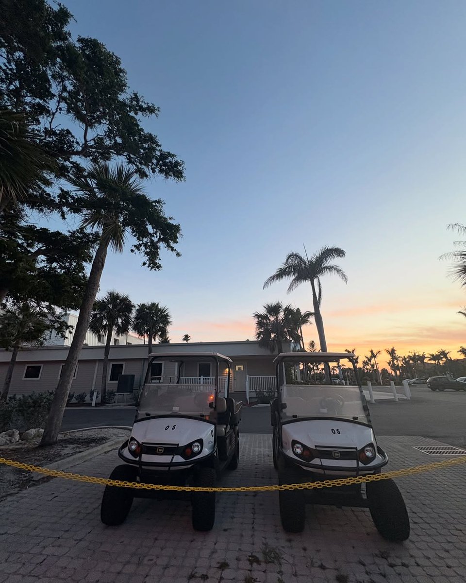 Cushman Hauler keeping things moving at the Sundial Beach Resort 🌊 

Quiet operation, rugged built, and trusted performance. 

📷: Tropicars

#Cushman #NeverBeOutworked