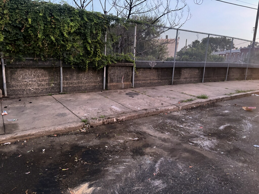 PhilaSanitation's tweet image. One site at a time, we’re making progress! Crews just cleared illegal dumping locations at both 7th & Sedgley and 6th & Glenwood . Thank you to the team working hard to keep our city clean! #PHLStopsIllegalDumping