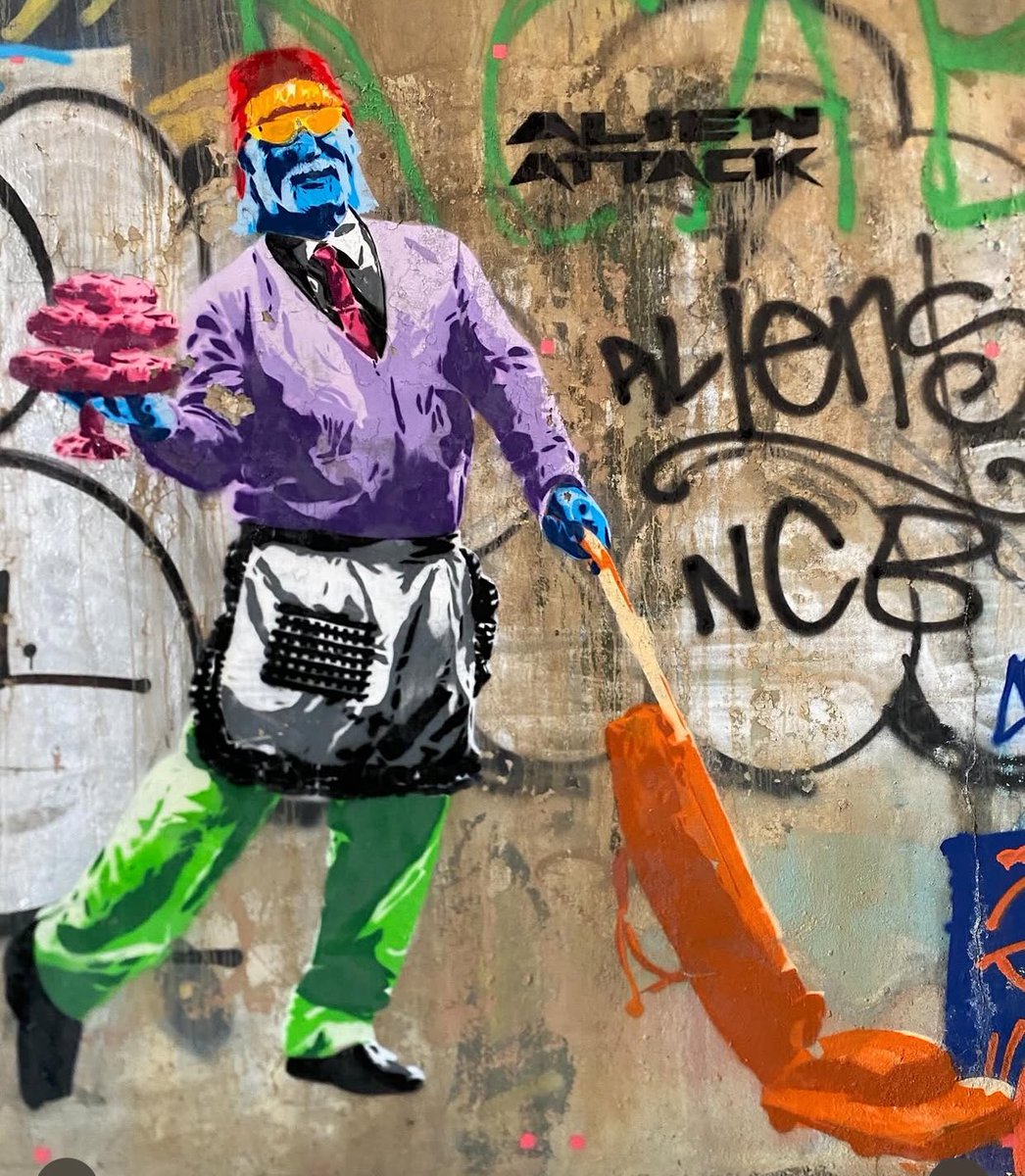 alien__attack's tweet photo. #hulkhogan #housewife #alienattack #streetart #graffiti #stencil #spraypaint #art #milano @HulkHogan https://t.co/UwMCZytrU9