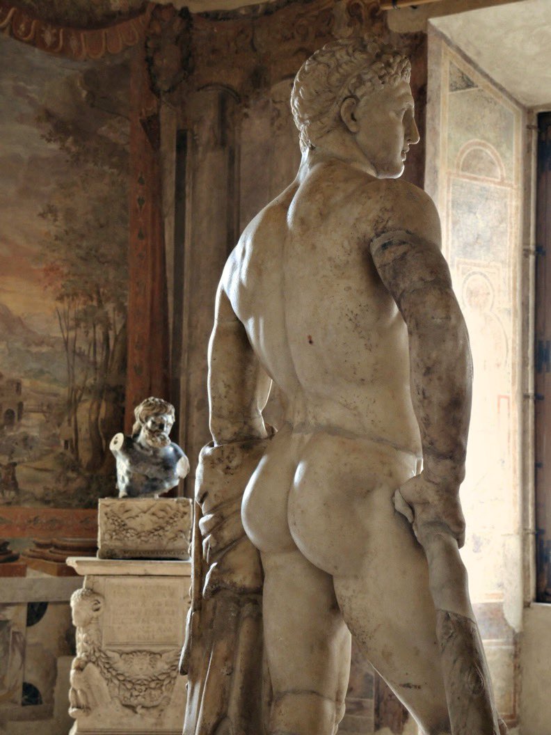 foxfornaught's tweet photo. I really want @goodsmile_en make a figure of this guy for their table museum line 🙏 #tablemuseum #ActionFigure #Hercules https://t.co/5oZtfm5dvA