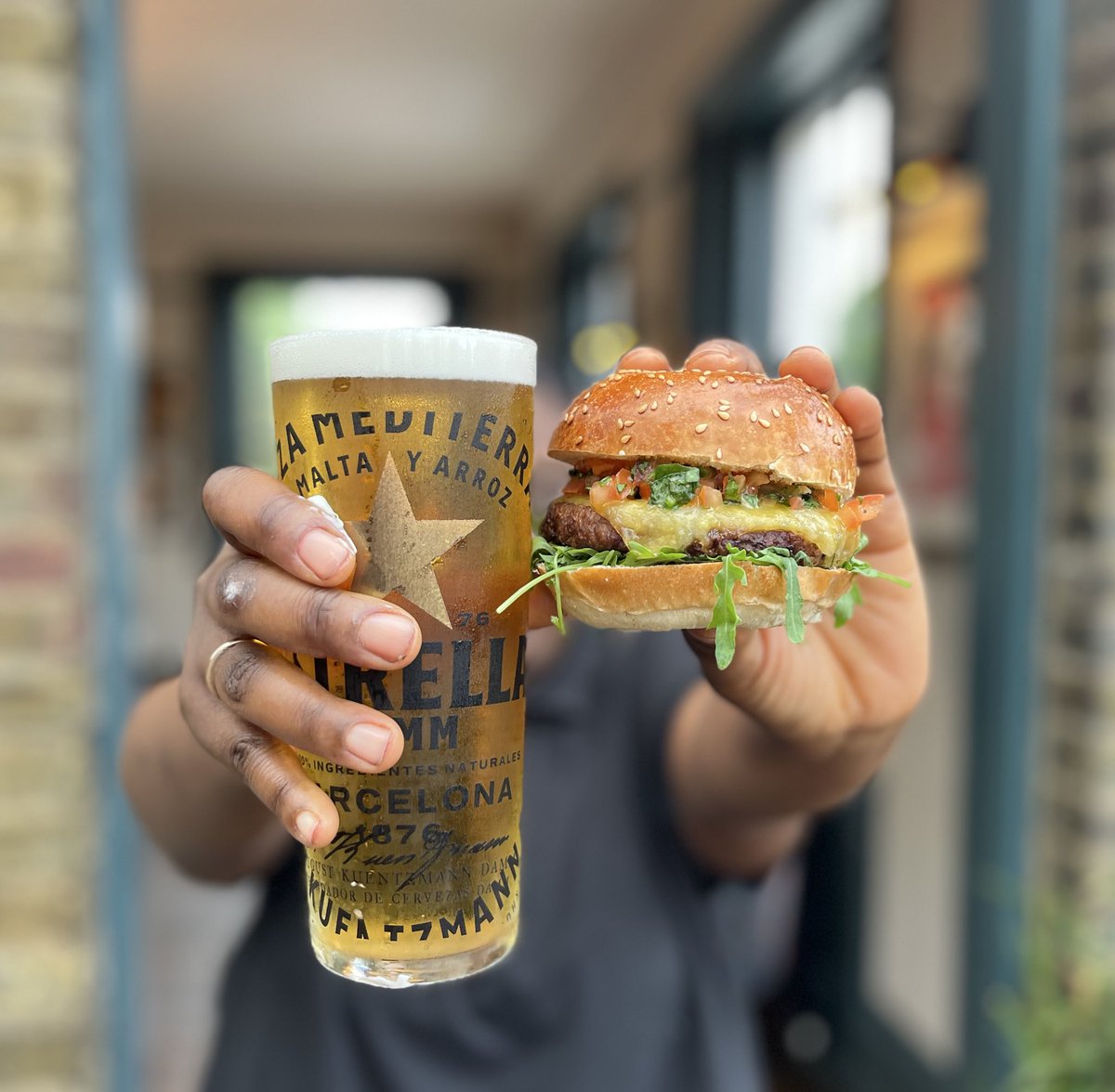Thirsty Thursday! Treat yourself to cold  pints and juicy burgers. 🍔 

#foodie #eastlondon #e3 #burger #ThursdayMotivation