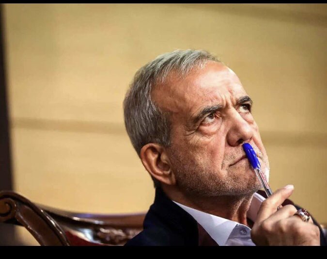 davarmir46's tweet image. #دولت_پزشکیان بر قائده « #طاعت از دست نیاید ، #گناهی باید کرد»   لایحه دو فوریتی پر از ایراد ، جرم انگاری  محتوای فضای  مجازی رو برای نقره داغ کردن کنشگران فضای مجازی برای #مجلس  ارسال  کرد!
برنامه #رفع_فیلترینگ  رییس جمهور قربانی #وفاق با قبیله #جبهه_پایداری شد!
#پیشا_جهان_سومی