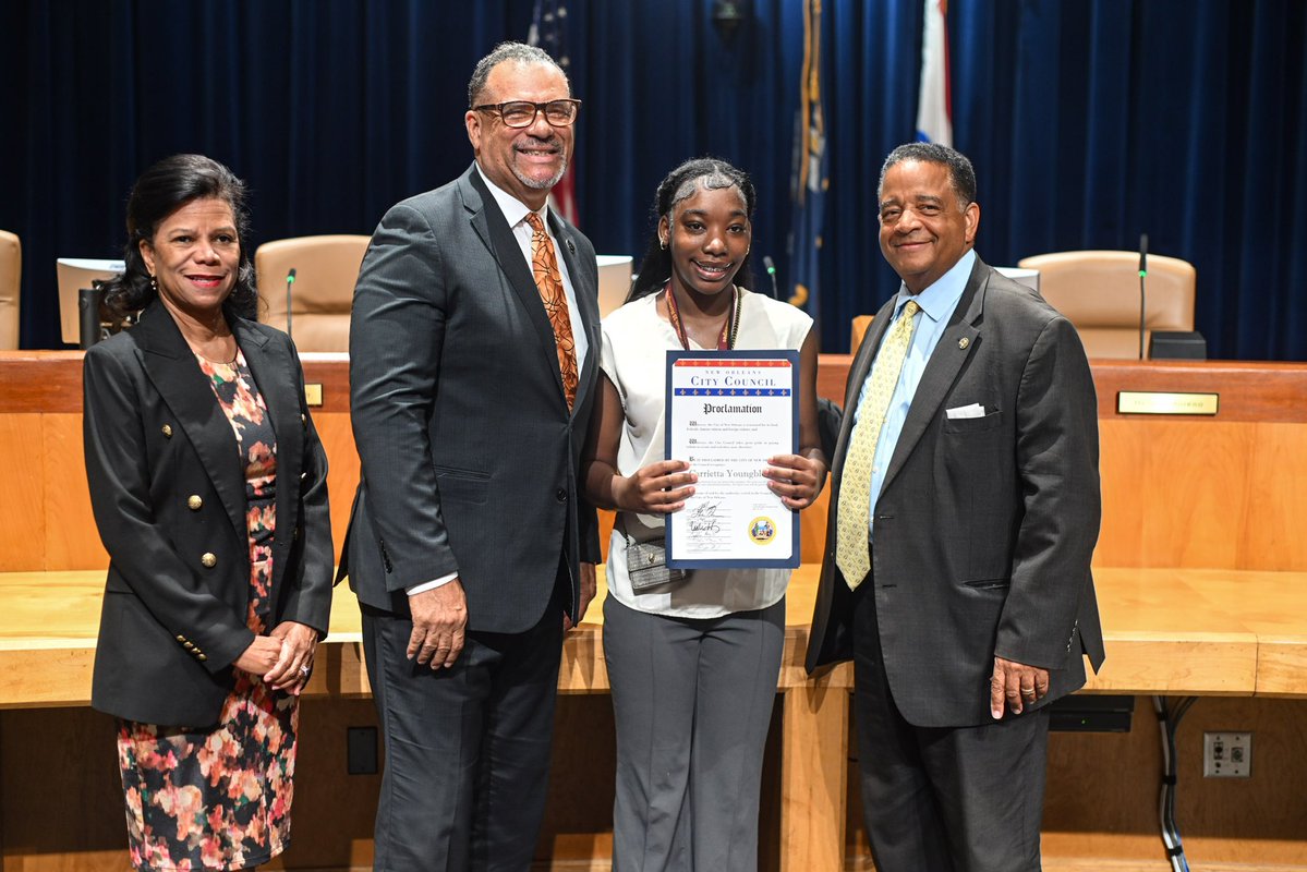 NOLACityCouncil's tweet image. Before today’s regularly scheduled #NOLACityCouncil meeting, the new SGA representatives at #NOLA Job Corps were sworn in, and Miss Carrietta Youngblood was recognized for her active participation as a summer intern in the District D office.
We’re proud of these young leaders!
