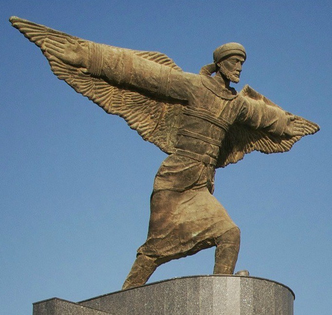 Jeweled_path's tweet image. Statue of Abbas ibn Firnas in Baghdad, a 9th-century Andalusian polymath known for his pioneering work in various fields, including engineering, astronomy, and aviation.