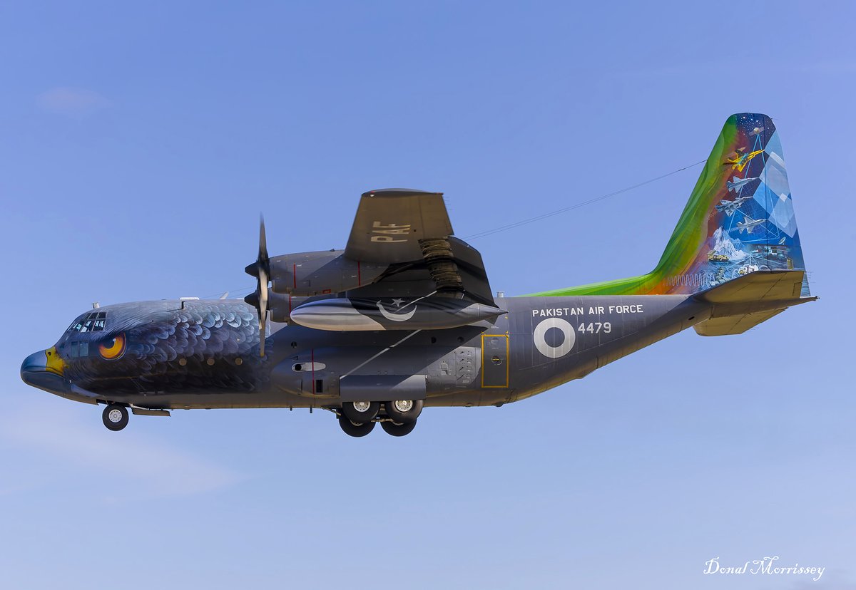 birrlad's tweet image. Two colourful @LockheedMartin Hercs arriving @RafFairford last week.
Pakistan Air Force C-130H 4479
Royal Jordanian Air Force C-130H 347
#avgeek #aviation #airforce #military #RIAT2025 #Airshow #fairford #lockheed #hercules #prop #planespotting