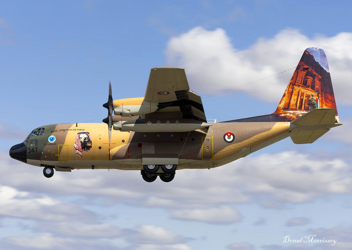 birrlad's tweet image. Two colourful @LockheedMartin Hercs arriving @RafFairford last week.
Pakistan Air Force C-130H 4479
Royal Jordanian Air Force C-130H 347
#avgeek #aviation #airforce #military #RIAT2025 #Airshow #fairford #lockheed #hercules #prop #planespotting