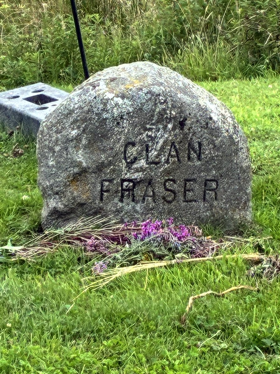 JRODXB's tweet image. Outlander fans will love these pics from the Culloden battlefield especially the marker for the Frasers. Beautiful day with @nationaltrust