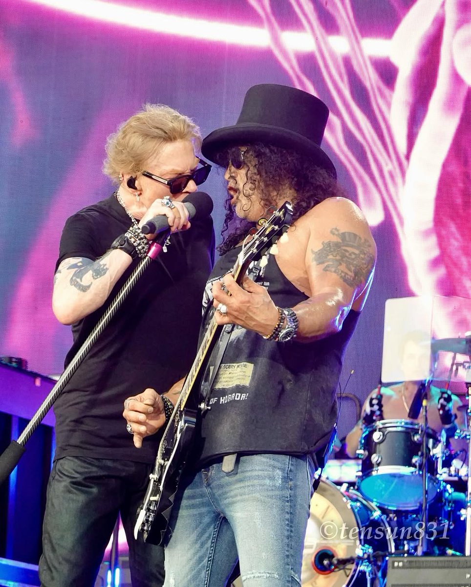 SlashNews1's tweet image. Guns N' Roses at Vasil Levski National Stadium, Sofia (Bulgaria) - July 21st
Ph: Tsukasa Sasaki
#gnr #gunsnroses #axlrose #Slash
