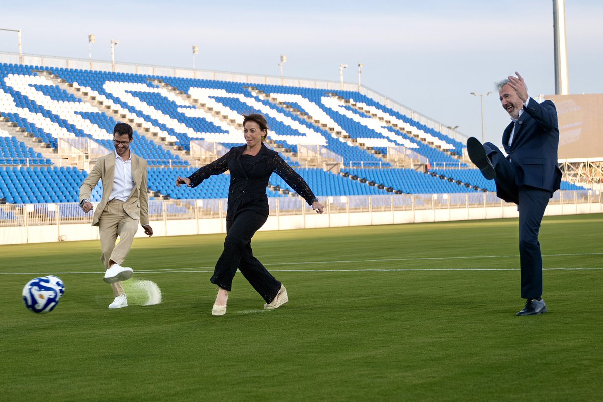 Jorge_Azcon's tweet image. Inauguramos el Ibercaja Estadio, la que será la casa del @RealZaragoza y del zaragocismo durante las dos próximas temporadas.
Un estadio portátil que se ha convertido en pocos meses en una obra referente en toda España.
Una inauguración que significa mucho más, porque con ella…
