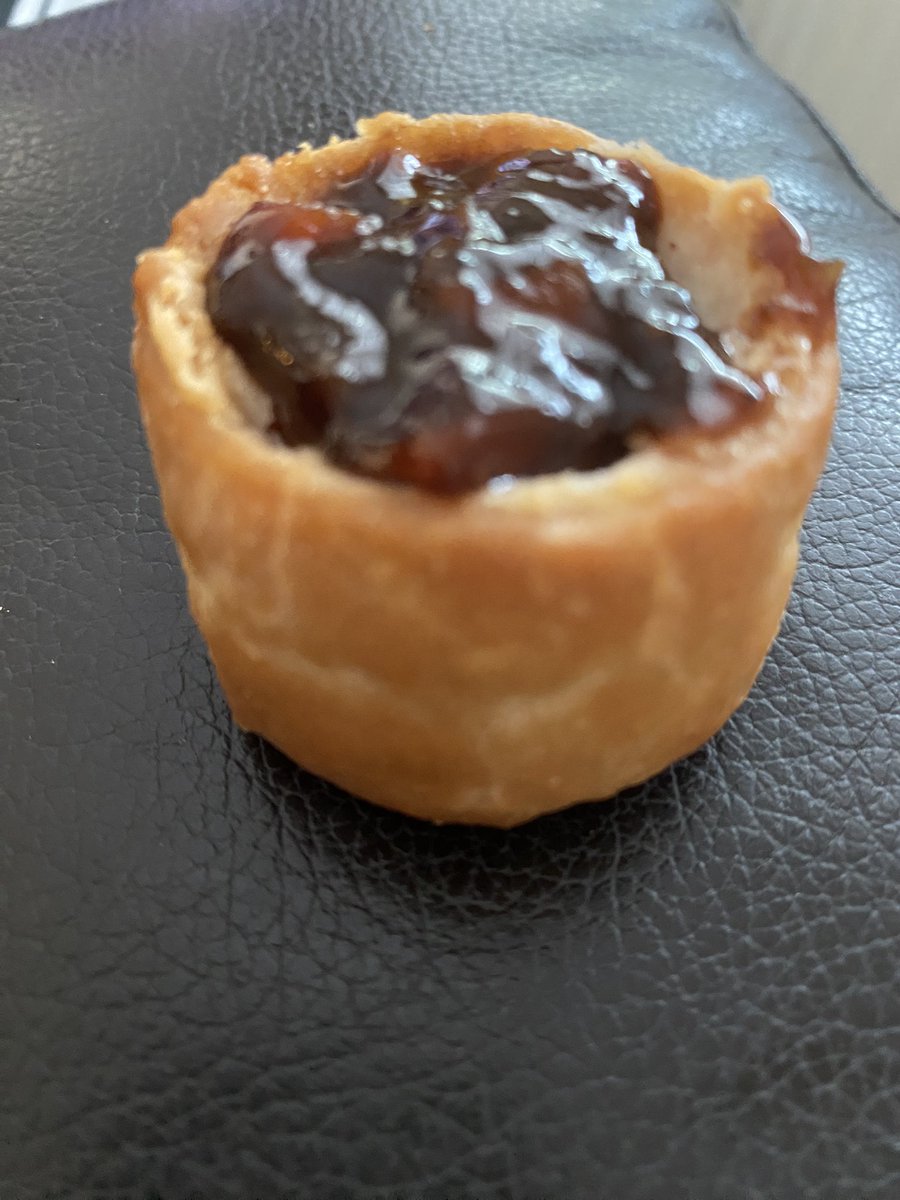 Craig67G's tweet image. Does anybody he else like taking the lid off a Melton Mowbray Pork pie and spoon a little Branston Pickle in there?
I love it
Try it it’s lush @BranstonUK