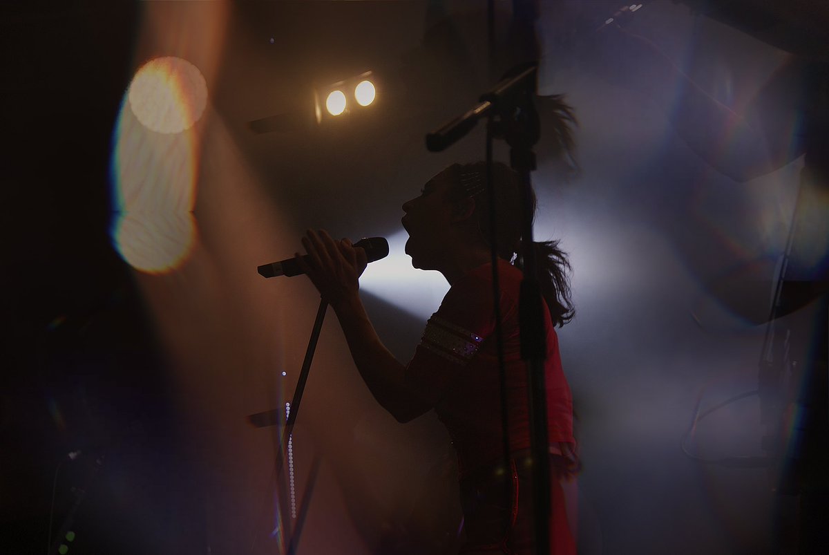 connie_xcx's tweet image. pictures of @charli_xcx you’ve never seen before because i took them