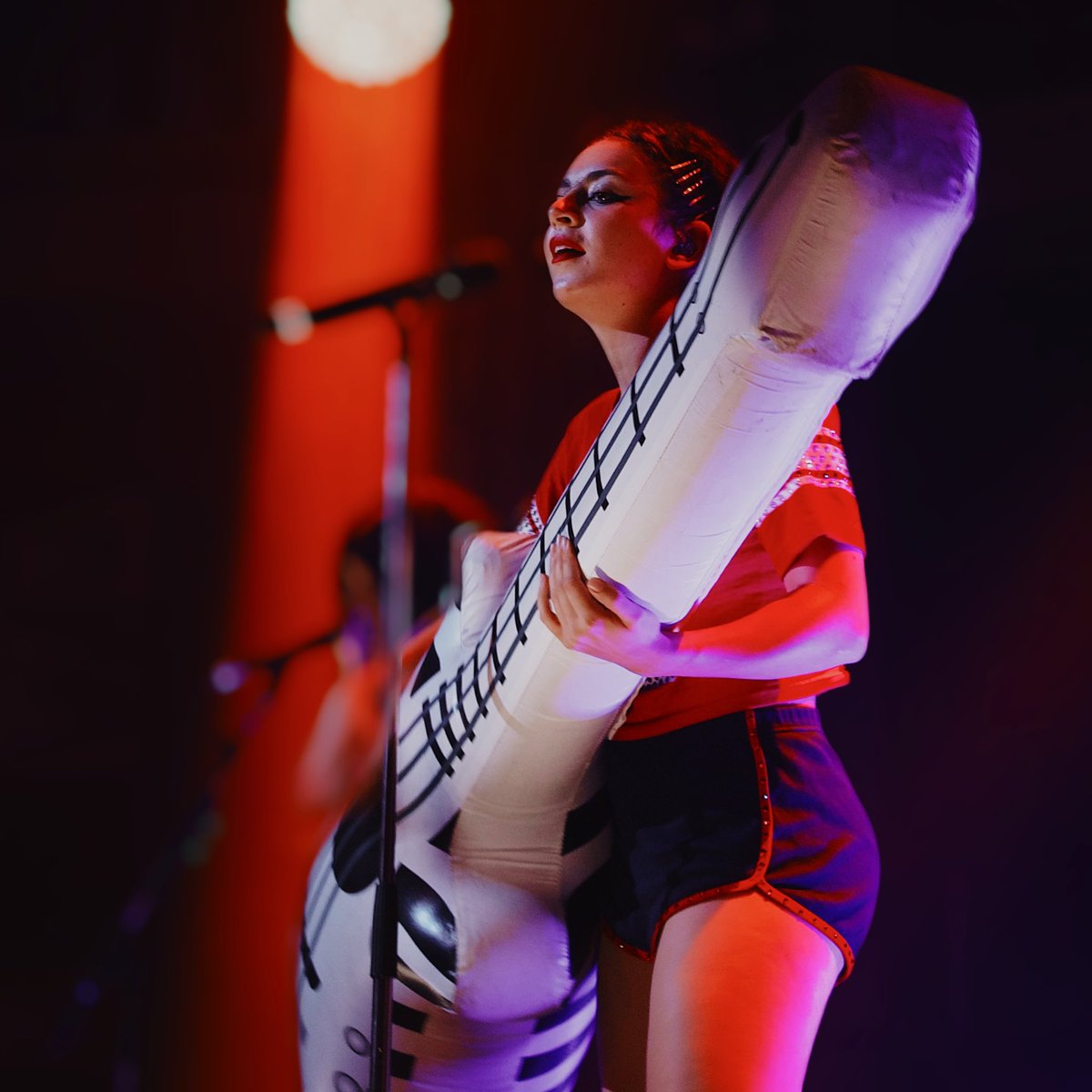 connie_xcx's tweet image. pictures of @charli_xcx you’ve never seen before because i took them