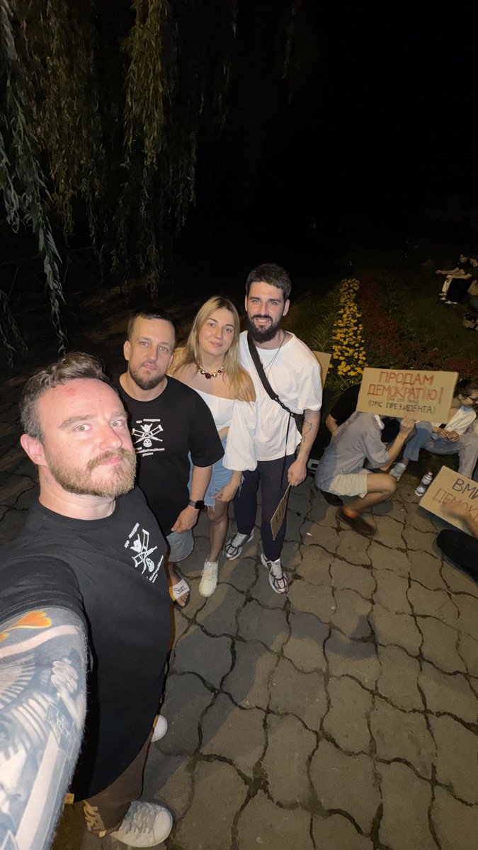 Той самий <a href="/deemasseek/">Дімасик вже не в ЗСУ</a> 
Предаставники <a href="/icfyourfuture/">Твоє Майбутнє</a> — <a href="/manevskayav/">Щасливий Українець</a> та <a href="/kavalerivna/">🌺КАМОНЯ🌺</a>