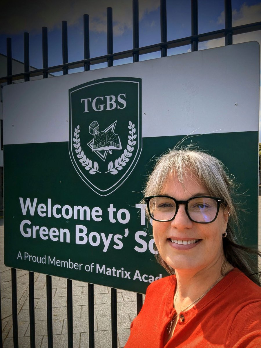 Positive_Soc's tweet image. When you're immediately asked to return, you know you've been a hit!
The Year 7s @TurvesGreenBoys were attentive, engaged & funny during their Positive Social sessions.
They made great decisions when it came to being in control of social media and not letting it control them!