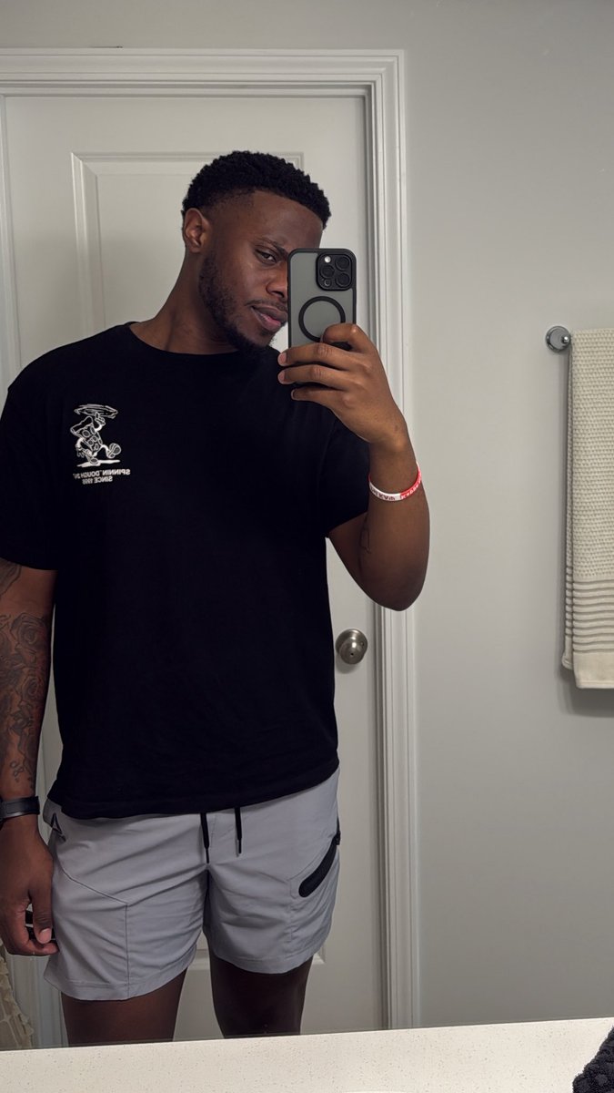 Cheated on my barber today &amp; I’ll continue to do that. 😩