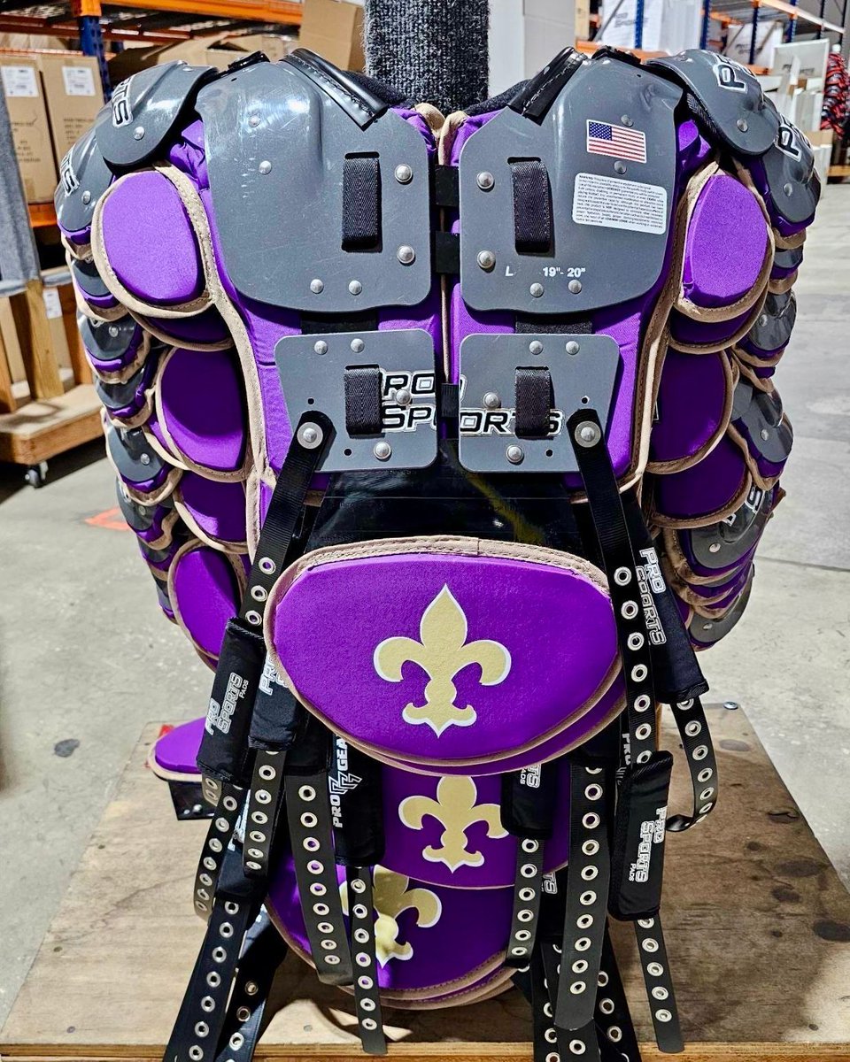 ProGearFB's tweet image. We're pumped to see how these #Custom pads look on the field for #NotreDame Prep!ββοΈ
Brian Pepper got the Saints #GearedUp for fall!
@ProSports_Pads
@ProSportsPep
@NDP_Athletics
#KnowTheLogo #ShoulderPads #FootballEquipment #Upgrade #EquipmentRo#GoSaints #SaintsFootball