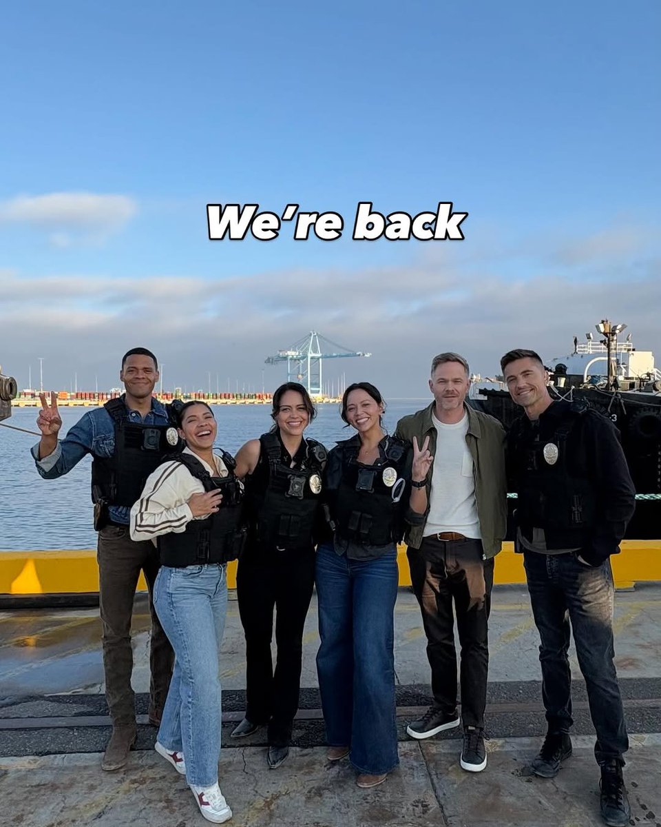 chenford_s's tweet image. 8x01- CHENFORD WORK TOGETHER!!๐ฅน
8X02- CHENFORD MOVE-IN TOGETHER!!๐ญ
IN S8 CHENFORD NATION KEEPS WINNINGGGGG!!!๐โโ๏ธ๐ซถ