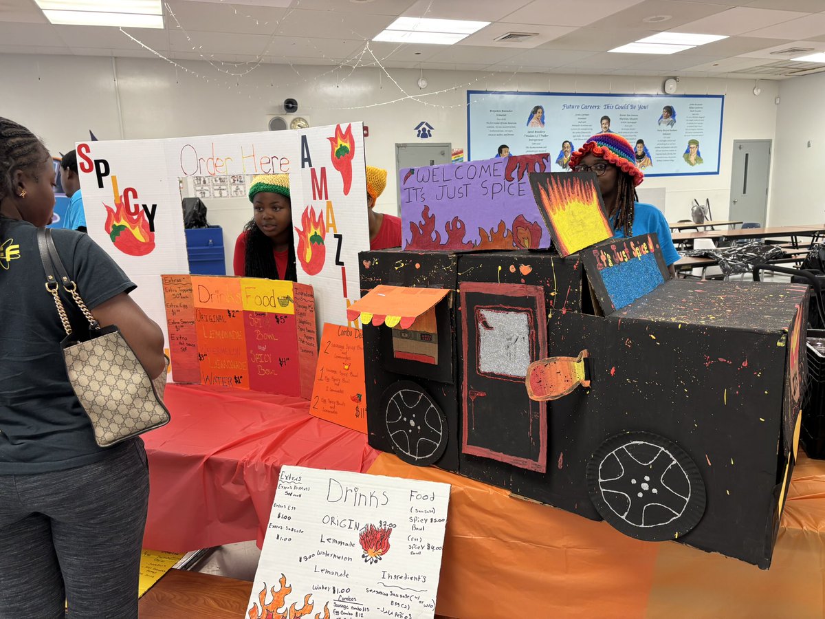 Food Truck Experience at Sea Castle!!! We are getting super full!! Great job to all of the staff, campers, admin and families!! 🍔🌭🌮🌯🍕🍟🍗 <a href="/CSCBroward/">CSC Broward</a>