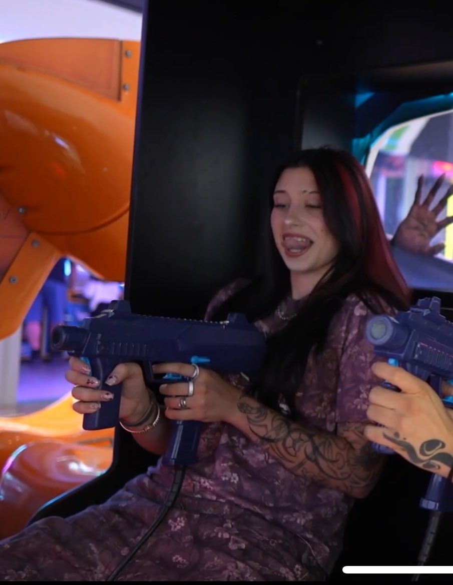 o gente… 
<a href="/jjeesiicaa_/">J🐊</a>