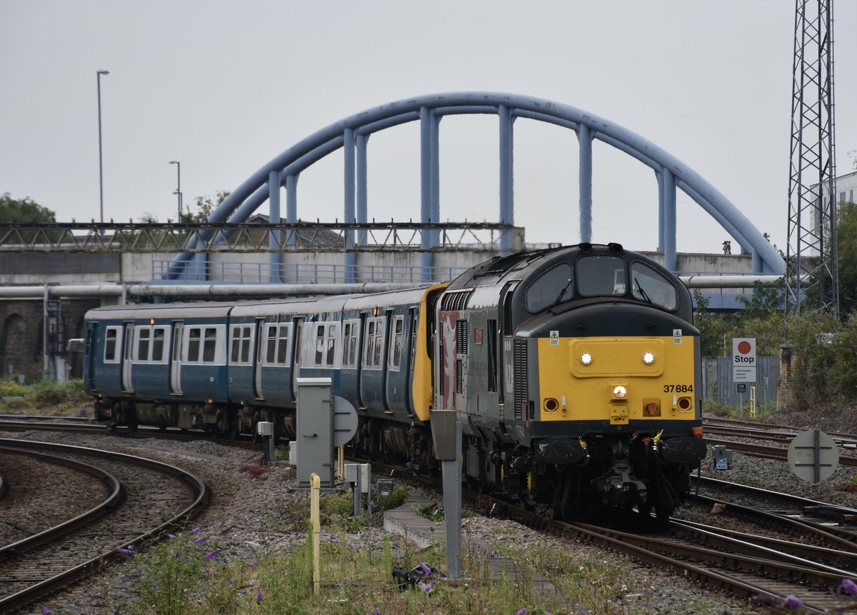 DElliott002's tweet photo. 313201 arrives at Derby ahead of The Greatest Gathering! https://t.co/RuFMYf7yHL